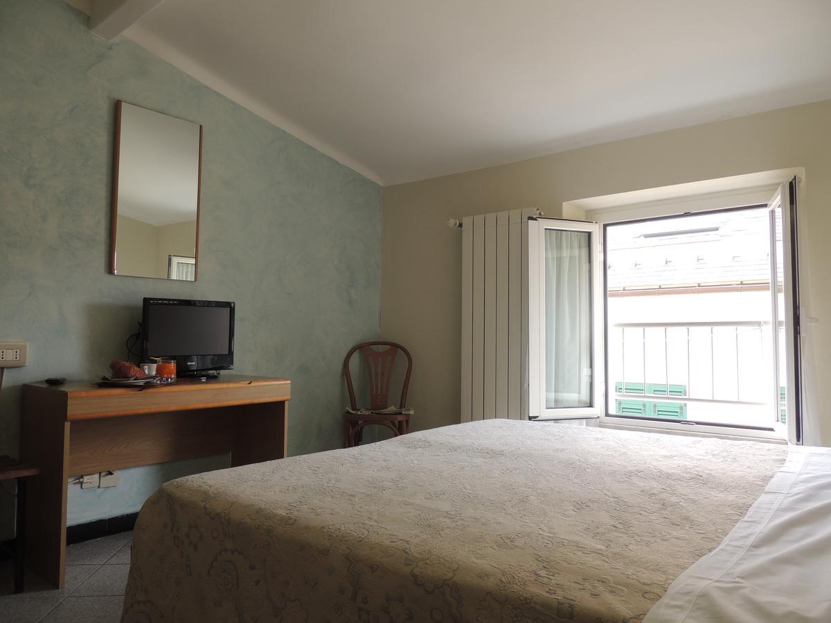 Hotel Doria Варацце Екстер'єр фото